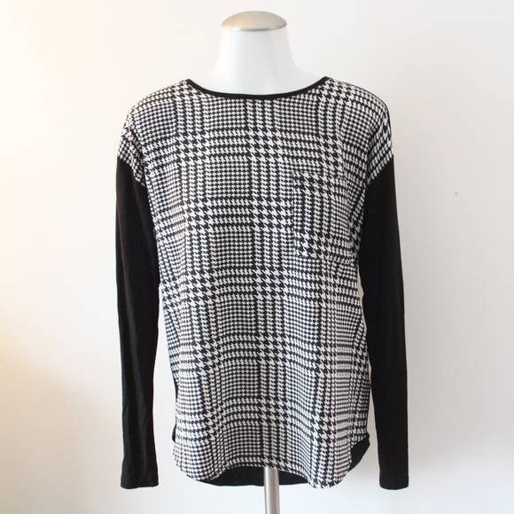 Michael Kors Tops - Small Michael Kors Black & White Long Sleeve